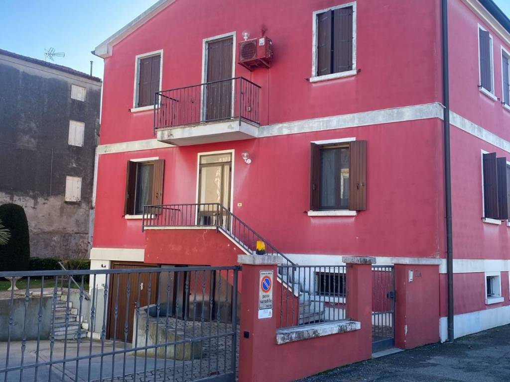 casa indipendente in vendita ad Adria