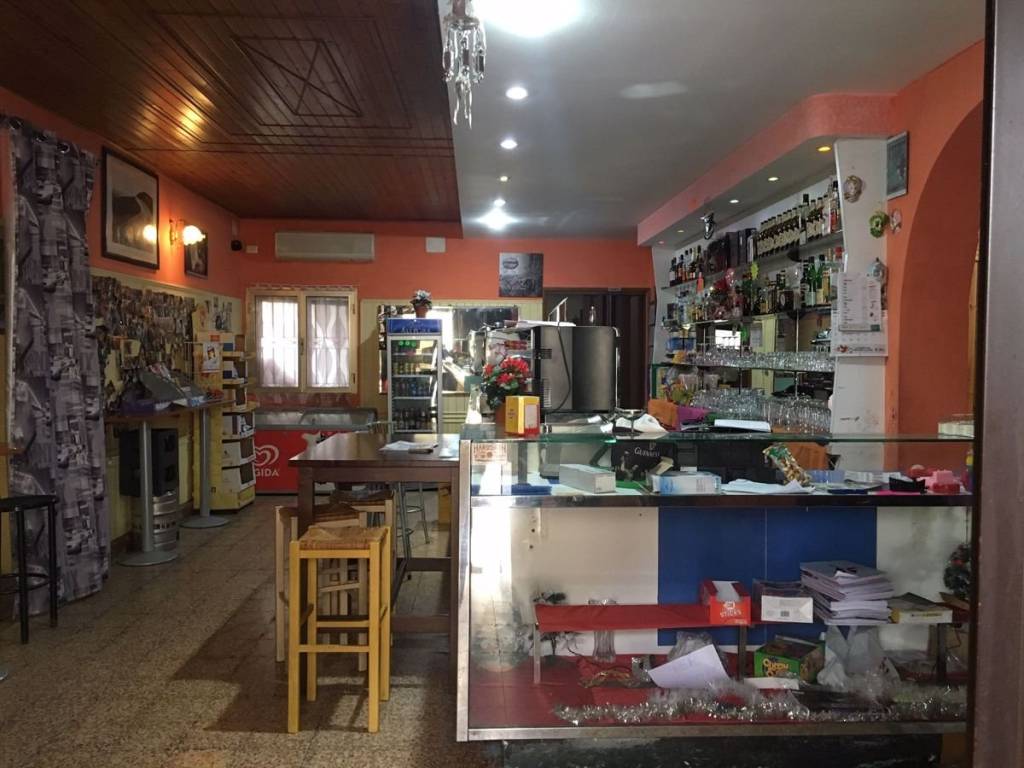 negozio in vendita ad Adria