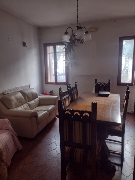 casa indipendente in vendita ad Adria in zona Bottrighe