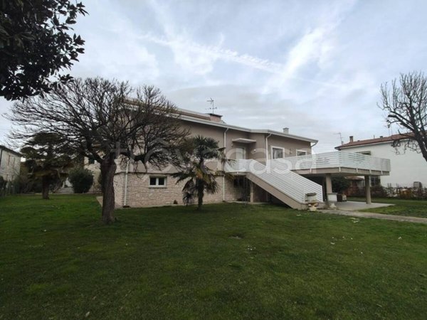casa indipendente in vendita ad Adria