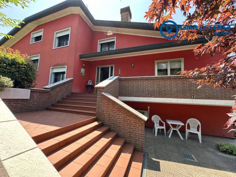 casa indipendente in vendita ad Adria in zona Valliera