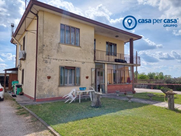 casa indipendente in vendita ad Adria