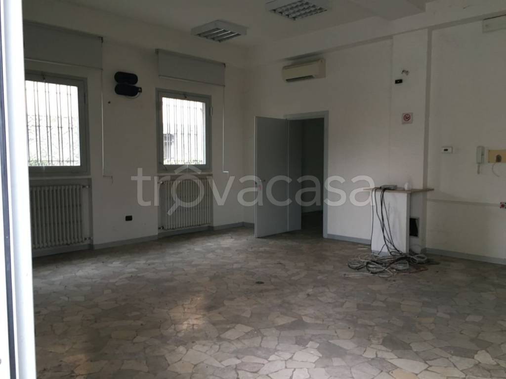 ufficio in vendita ad Adria
