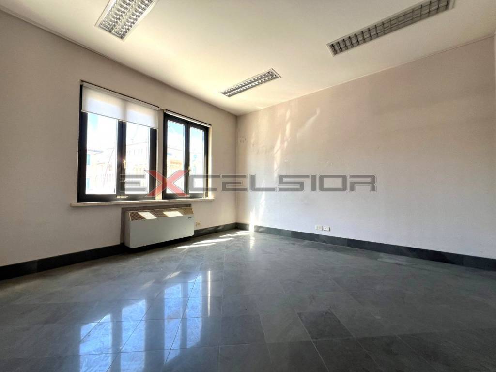 ufficio in vendita ad Adria