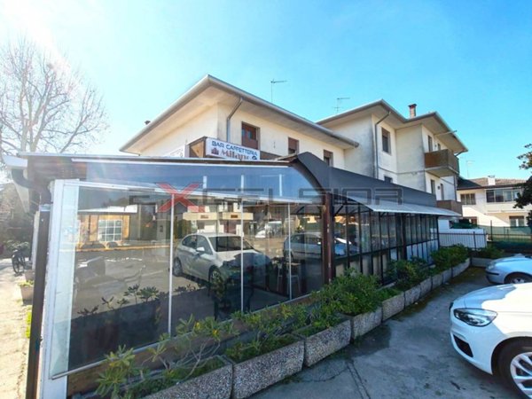 negozio in vendita ad Adria