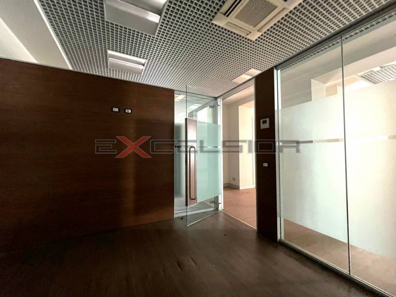 locale commerciale in vendita ad Adria