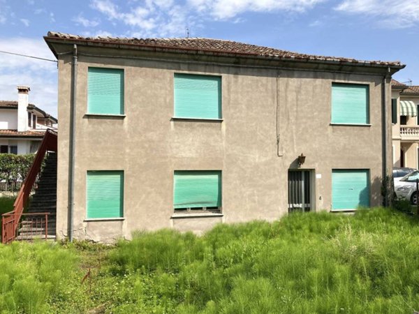 casa indipendente in vendita ad Adria