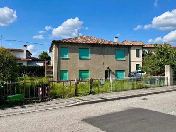 casa indipendente in vendita ad Adria