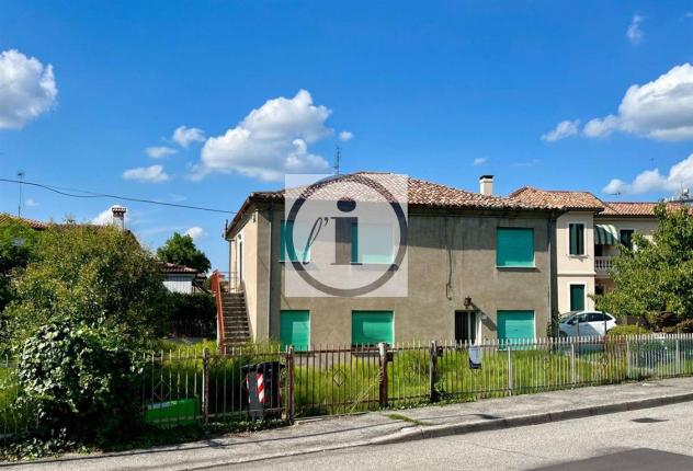 casa indipendente in vendita ad Adria