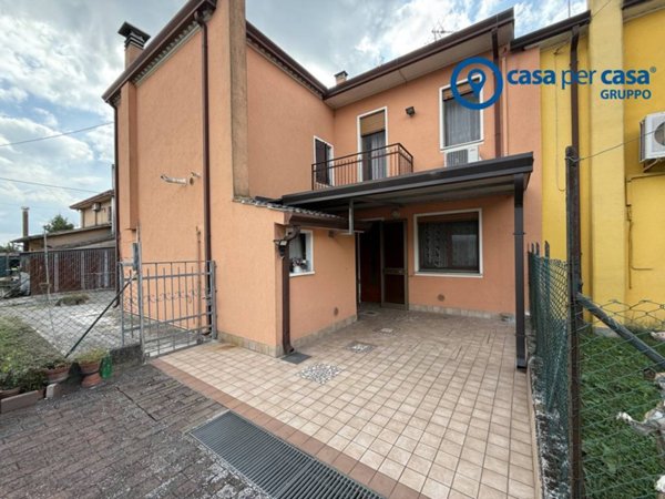 casa indipendente in vendita ad Adria in zona Ca' Emo