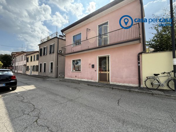 casa indipendente in vendita ad Adria