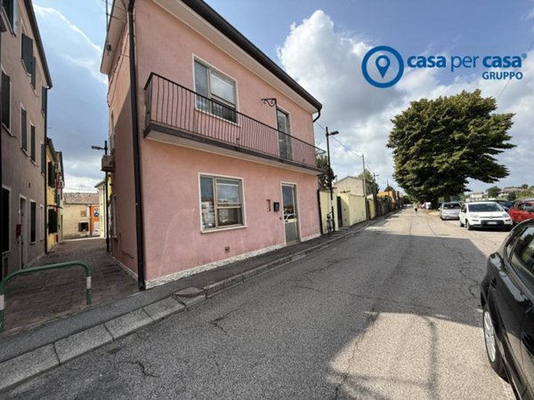 casa indipendente in vendita ad Adria