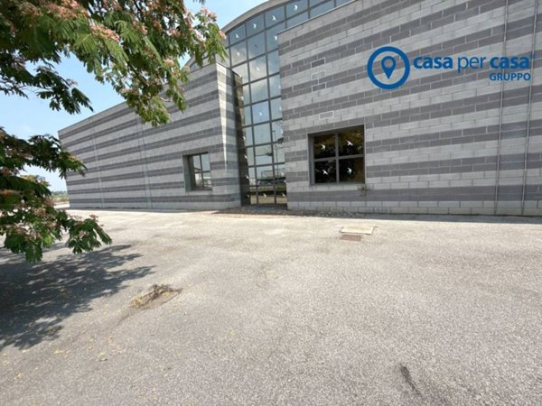 locale commerciale in vendita ad Adria in zona Bottrighe