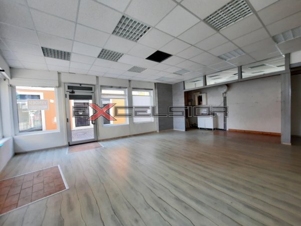 negozio in vendita ad Adria