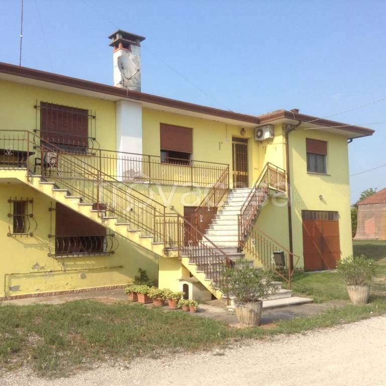casa indipendente in vendita ad Adria
