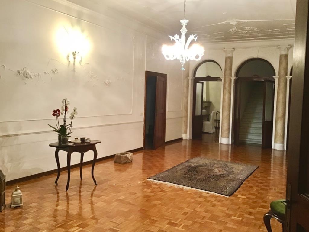 casa indipendente in vendita ad Adria in zona Bottrighe