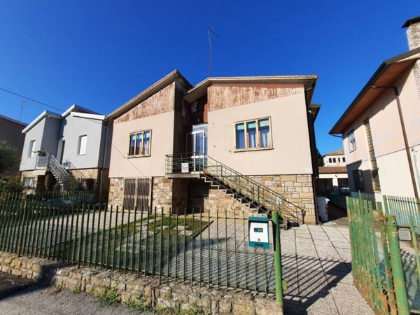 casa indipendente in vendita ad Adria