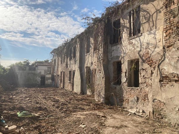casale in vendita ad Adria in zona Valliera