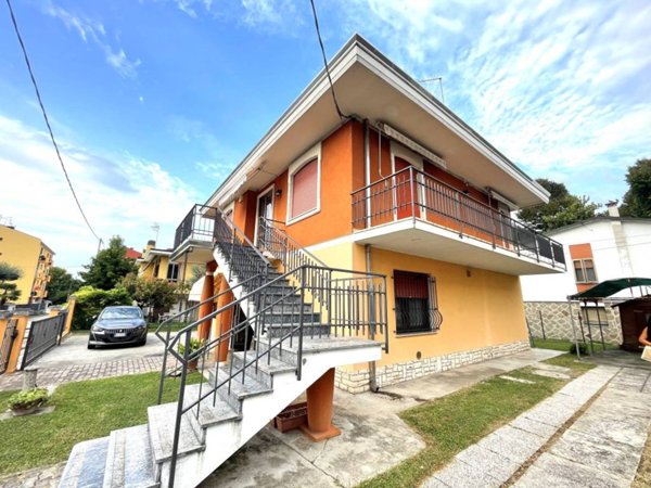 casa indipendente in vendita ad Adria