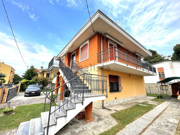 casa indipendente in vendita ad Adria