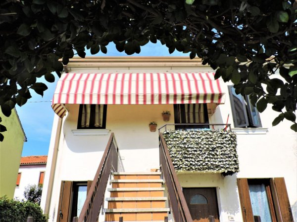 casa indipendente in vendita ad Adria