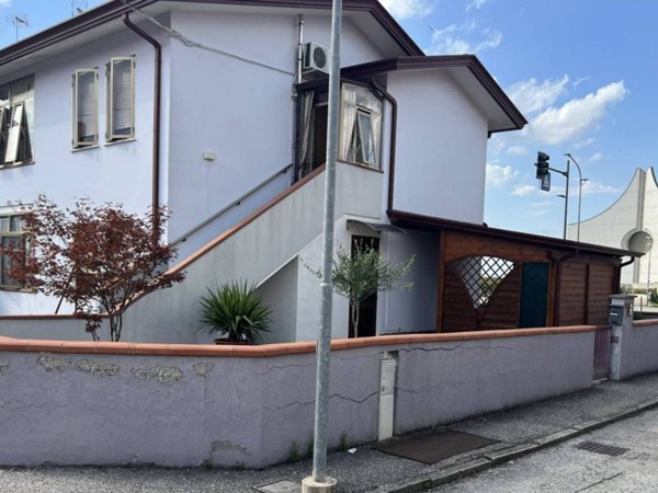 appartamento in vendita ad Adria in zona Valliera