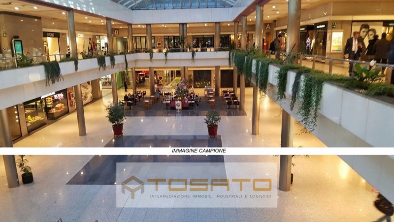 negozio in vendita ad Adria