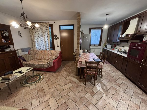 casa indipendente in vendita ad Adria