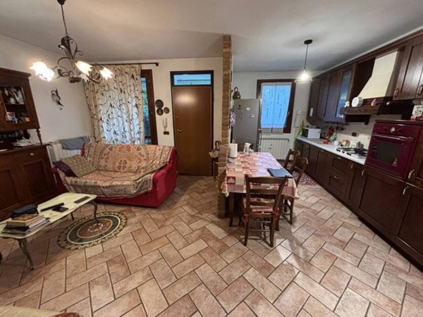 casa indipendente in vendita ad Adria