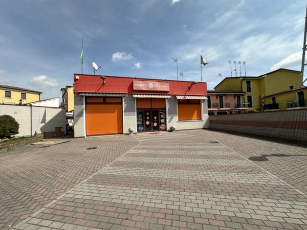 locale di sgombero in vendita ad Adria