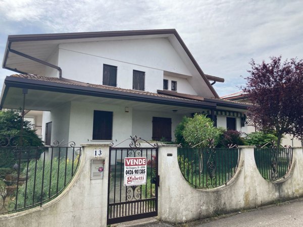casa indipendente in vendita ad Adria