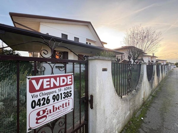 casa indipendente in vendita ad Adria