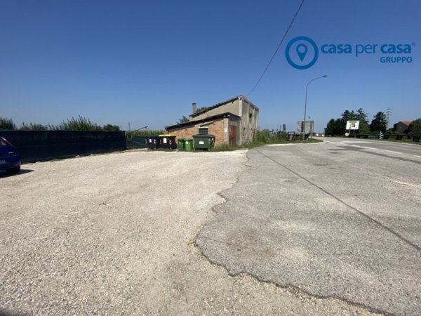 terreno edificabile in vendita ad Adria