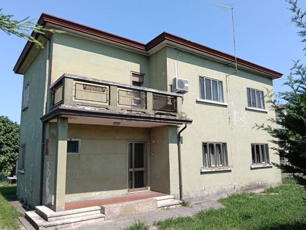 casa indipendente in vendita ad Adria