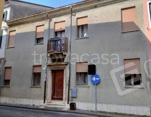 casa indipendente in vendita ad Adria