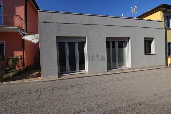 casa indipendente in vendita ad Adria
