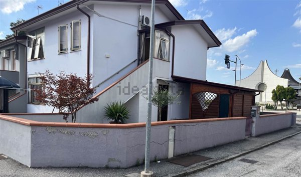 appartamento in vendita ad Adria in zona Valliera