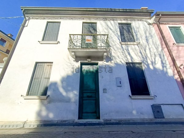 casa indipendente in vendita ad Adria