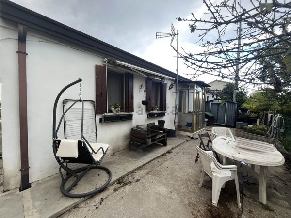 casa indipendente in vendita ad Adria in zona Ca' Emo