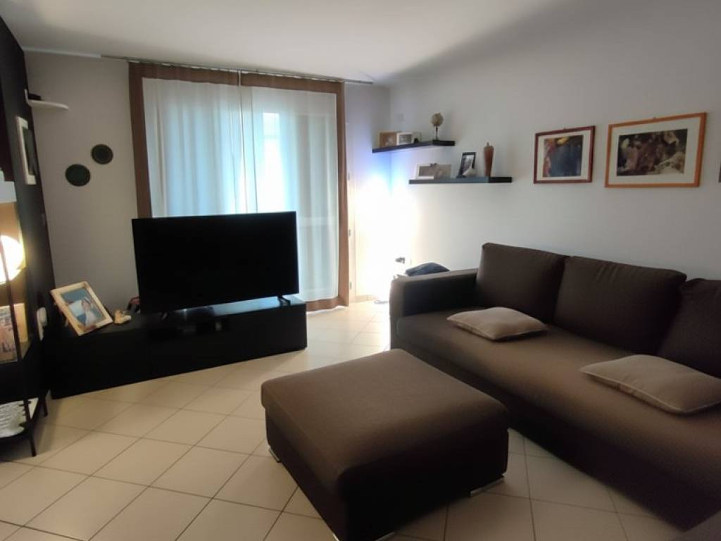 casa indipendente in vendita ad Adria in zona Bellombra