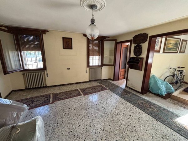 casa indipendente in vendita ad Adria