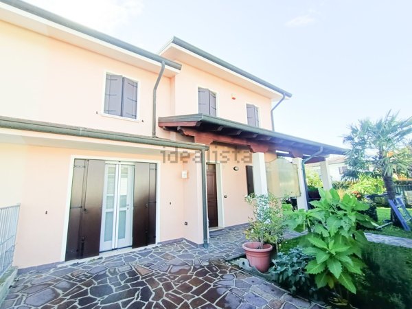 casa indipendente in vendita ad Adria