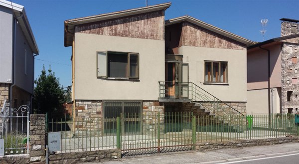 casa indipendente in vendita ad Adria