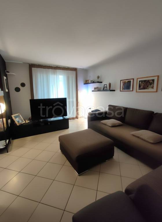 casa indipendente in vendita ad Adria in zona Bellombra