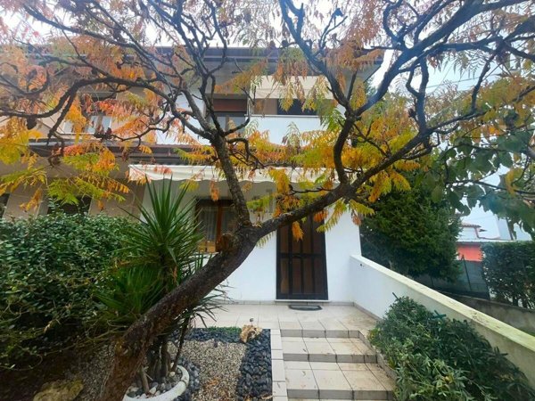 casa indipendente in vendita ad Adria