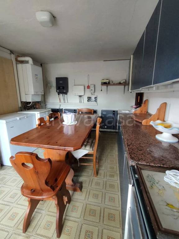 casa indipendente in vendita ad Adria in zona Bottrighe