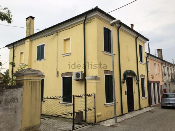 casa semindipendente in vendita ad Adria in zona Bellombra