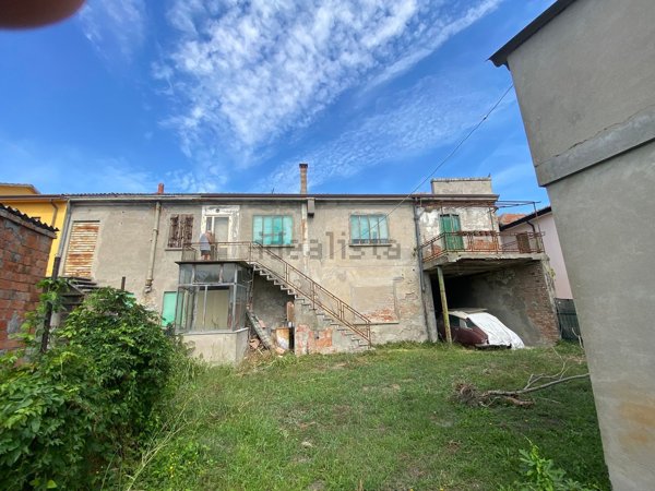 casa indipendente in vendita ad Adria in zona Bottrighe