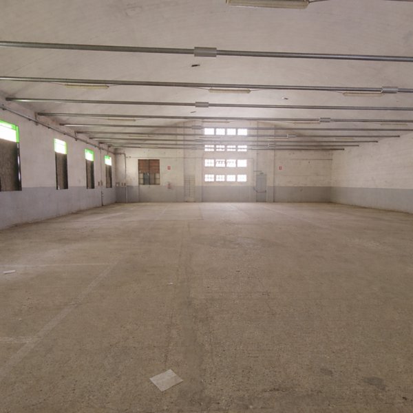 capannone in vendita ad Adria