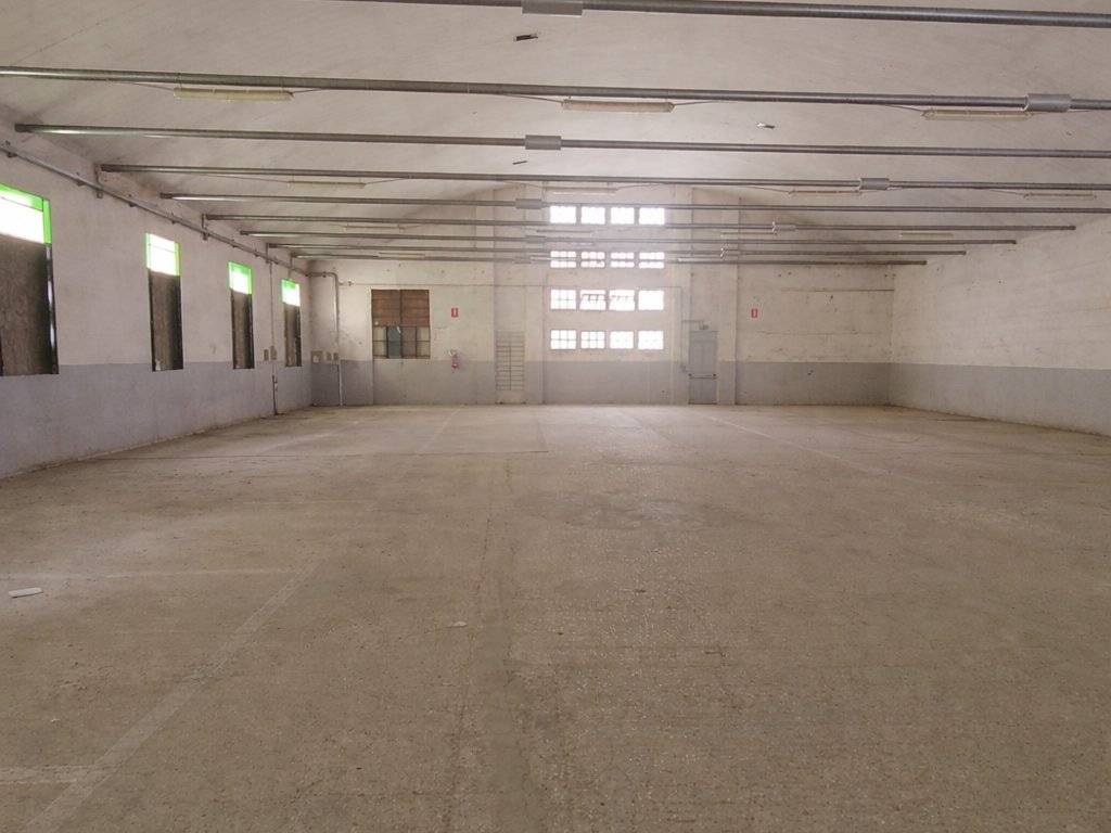 capannone in vendita ad Adria